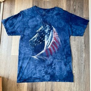 The Mountain Shirt Blue USA Flag Patriotic Graphic Tee with Horse, size L
